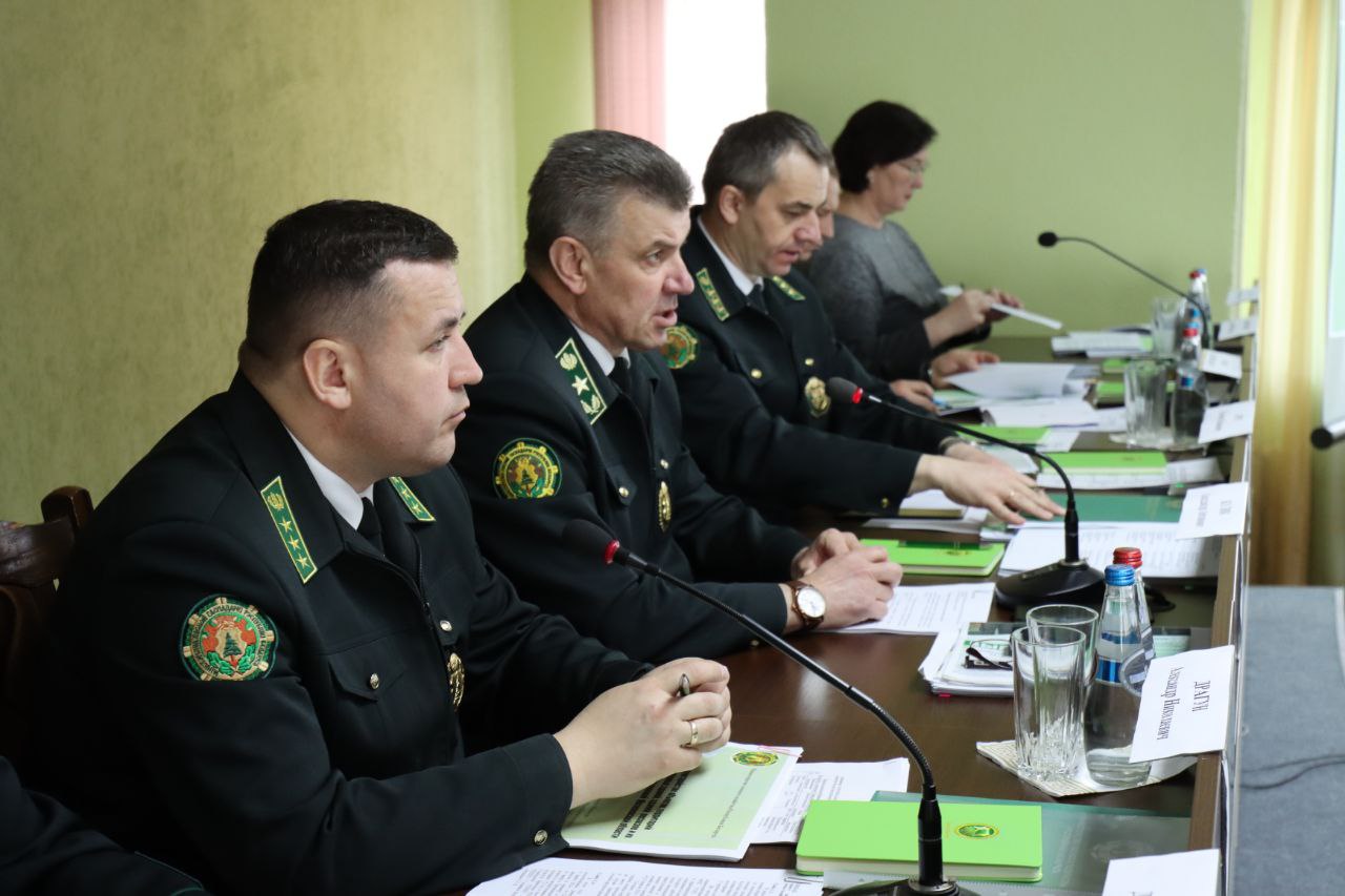Выездное заседание коллегии Минлесхоза проходит в Краснопольском лесхозе Могилёвской области.